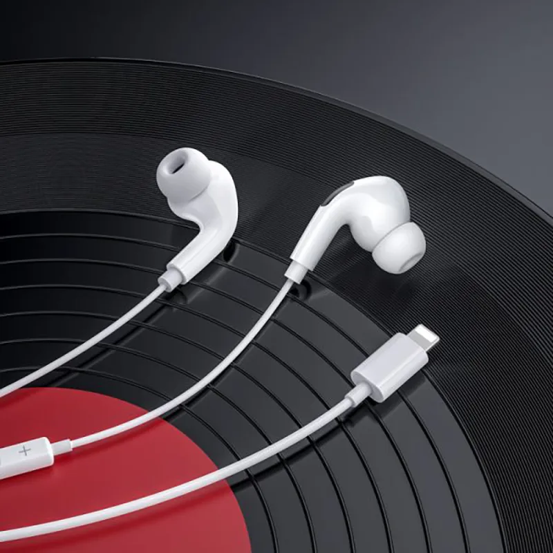 Hoco M111 Pro Digital Lightning Earphone for iPhone - Image 3